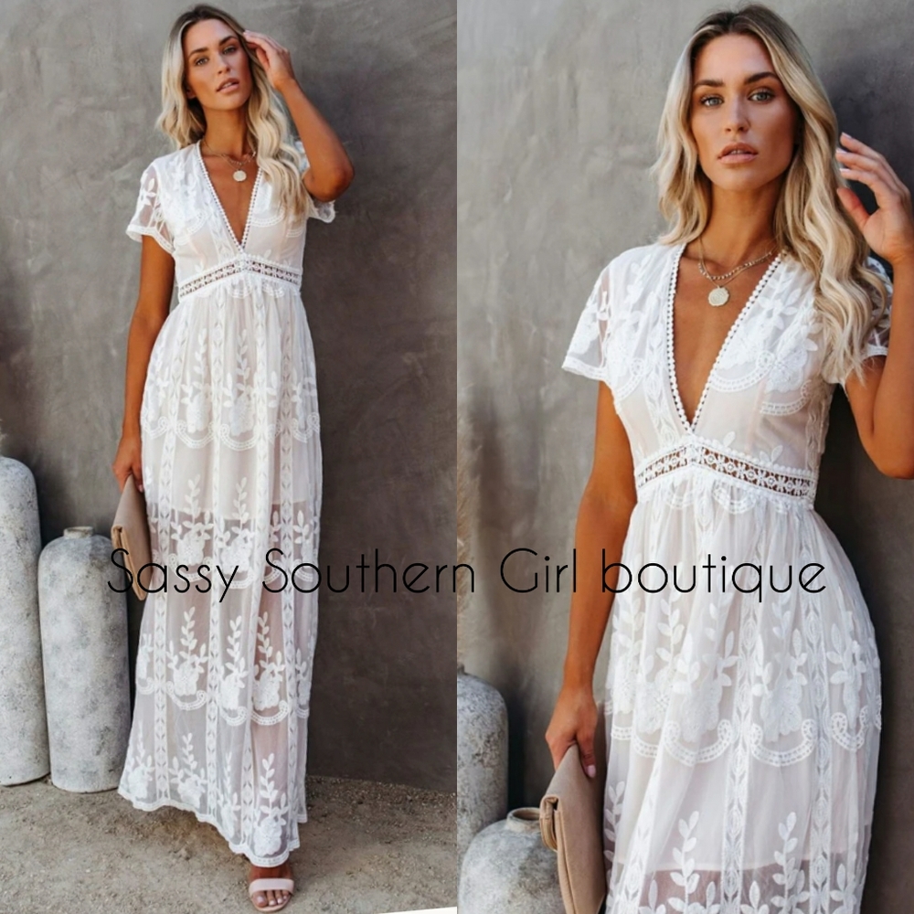 ⭐🆕Boho White embroidered lace maxi dress
